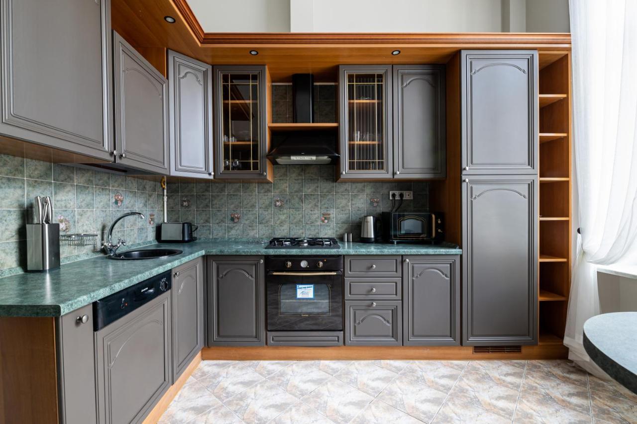 3 Room Apartments On Galytska Львов Экстерьер фото